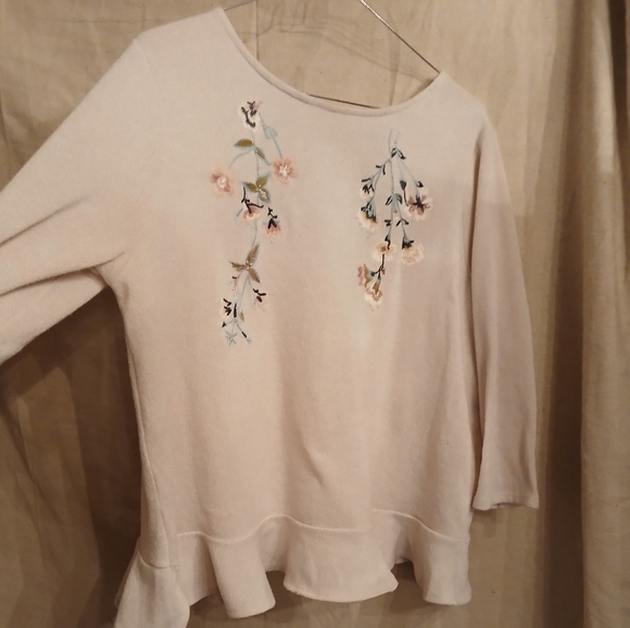 LC Lauren Conrad Tops - LC Embroidered Quarter Sleeve Sweater